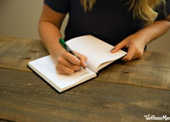 19 Journal Prompts to Build a Healthy Mindset